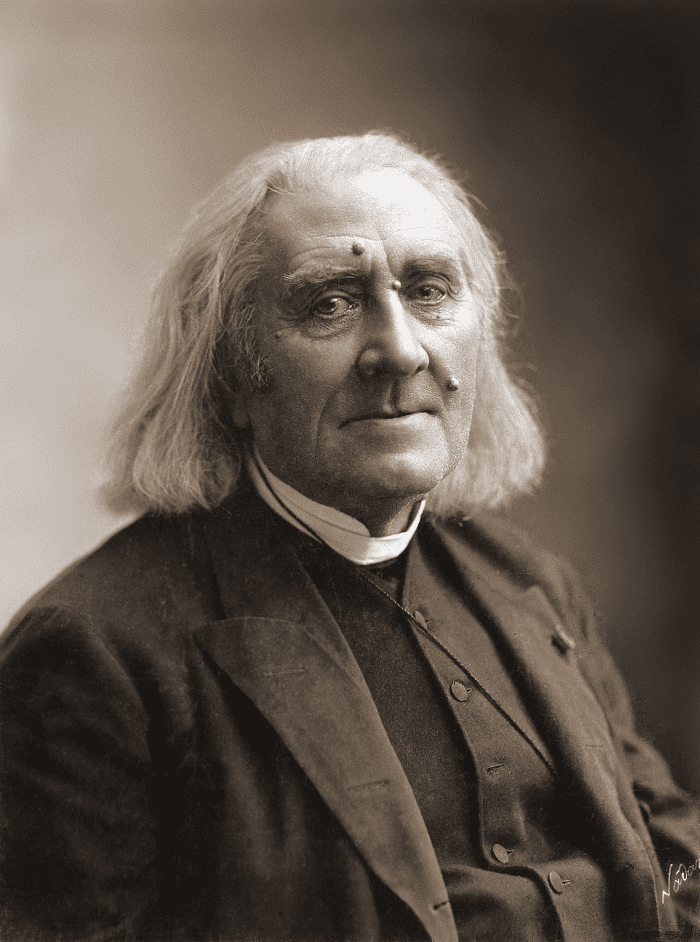 Photograph of Liszt in 1886.