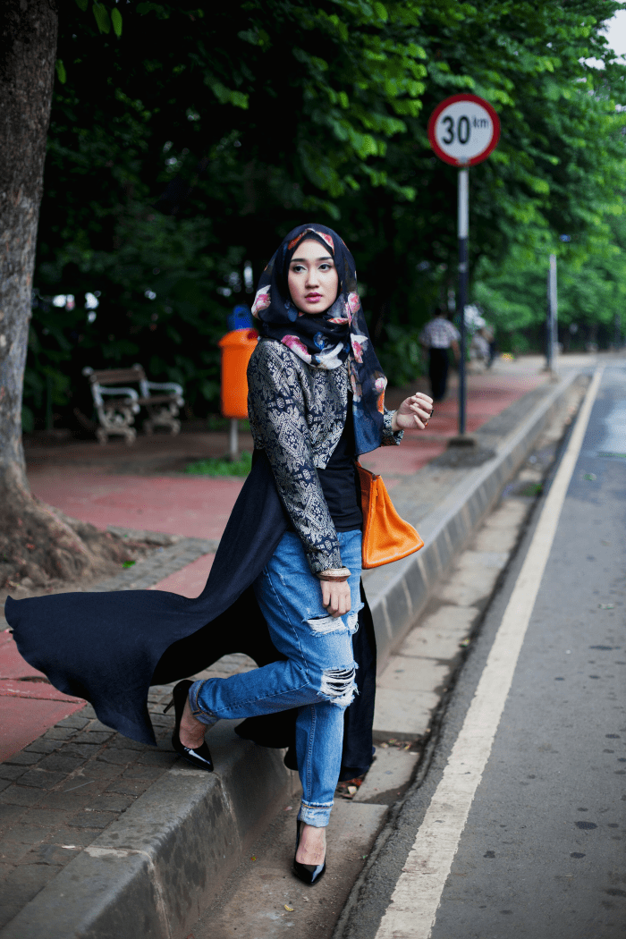 Langston Hues, Dian, from the series Modest Street Fashion, 2013-2017, © Langston Hues, All Rights Reserves