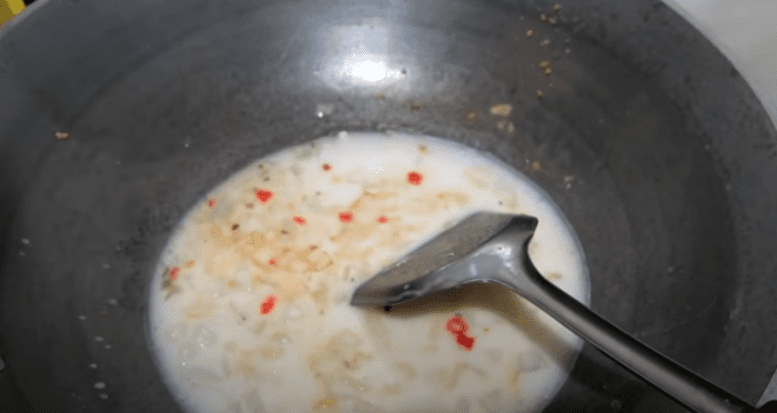 Gently add your cornstarch mixture. Make sure that the corn flour is already dissolve before adding in to your pan. To avoid little lumps. Corn starch doesn't dissolve in hot water. This powdered flour helps to thicken the sauce.