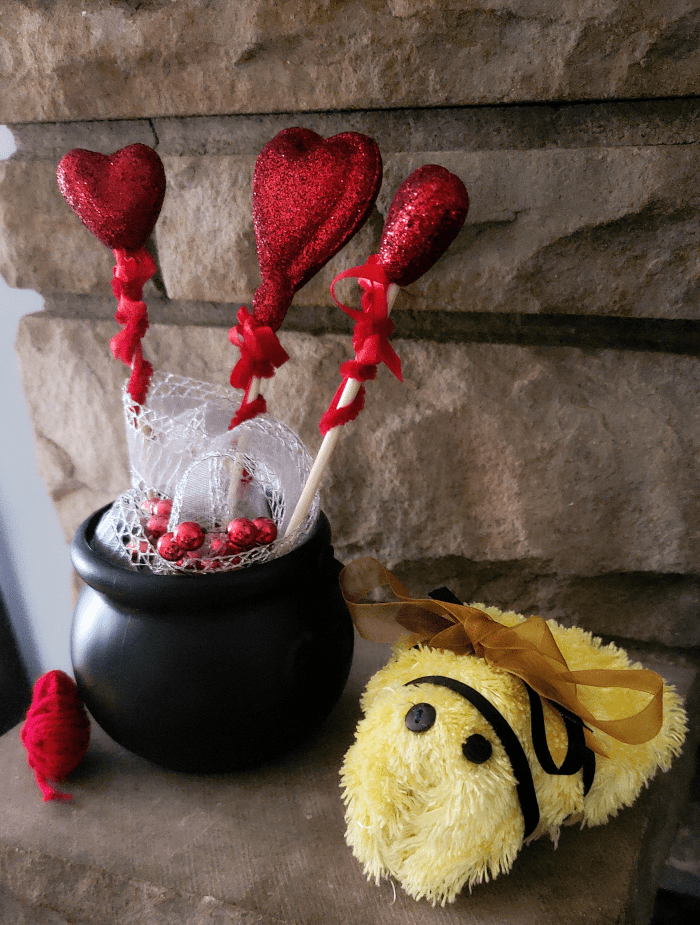 This love bug bee craft is simply adorable, and it's a great way to break free from the pinks and reds that typically dominate Valentine's Day.