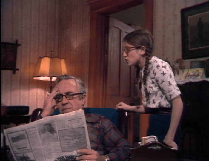 Jamie Mills (Jason Robards) is tired of hearing Addie (Lisa Lucas) complain of not having a Christmas tree