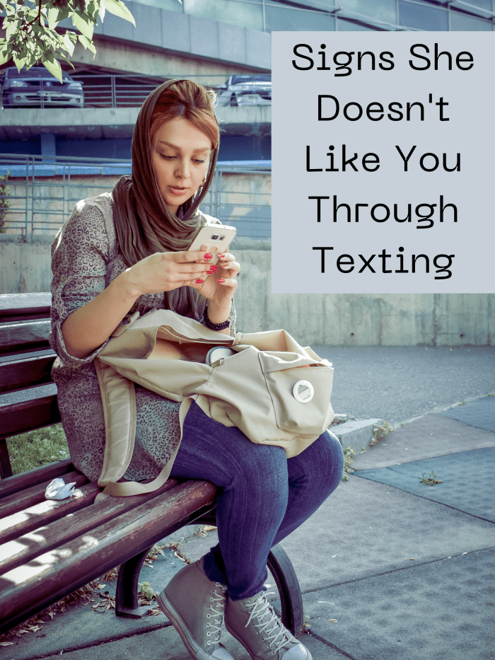 How to Tell if She Doesn't Like You (90+ Texting Signs) PairedLife