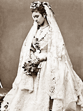 sewing-vintage-wedding-gowns