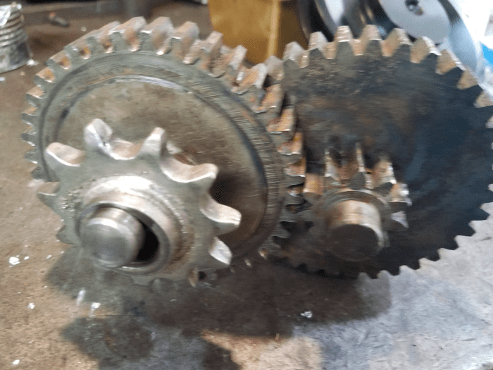 the damage to the bushing of the drive gear