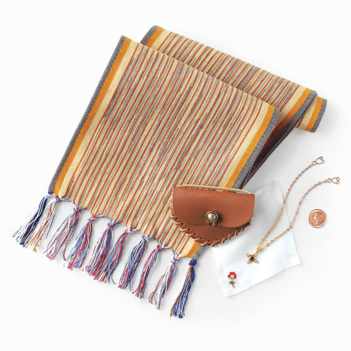 Josefina’s Clothing and Accessories (An American Girl Collector’s Guide