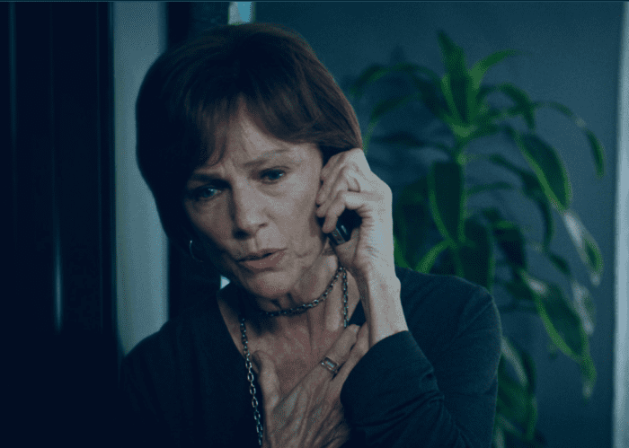 Diane learns that her daughter Eve and husband Jeffrey are trapped in an elevator at the World Trade Center