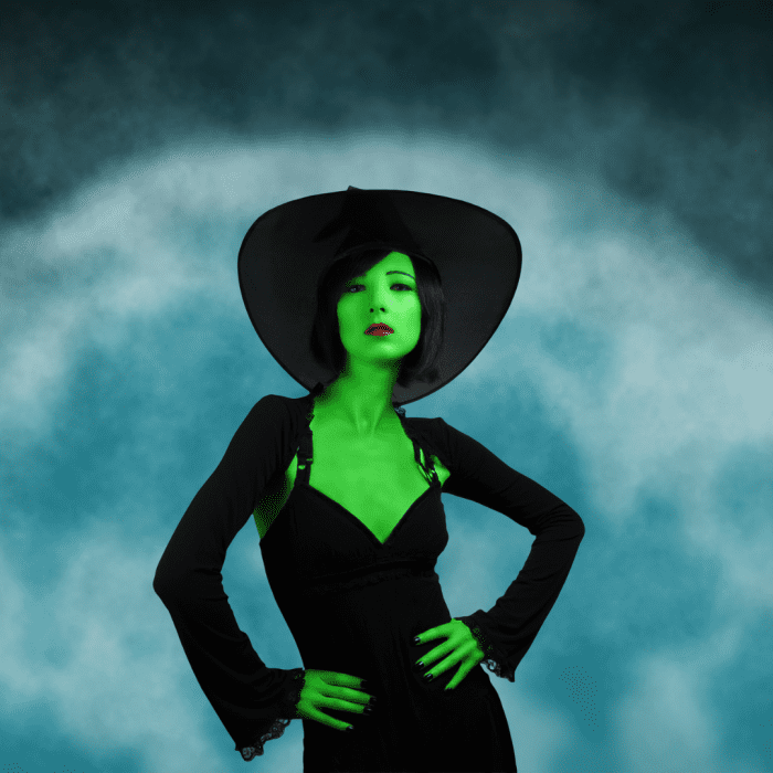 Check out these five witchy face paint and makeup ideas for Halloween!