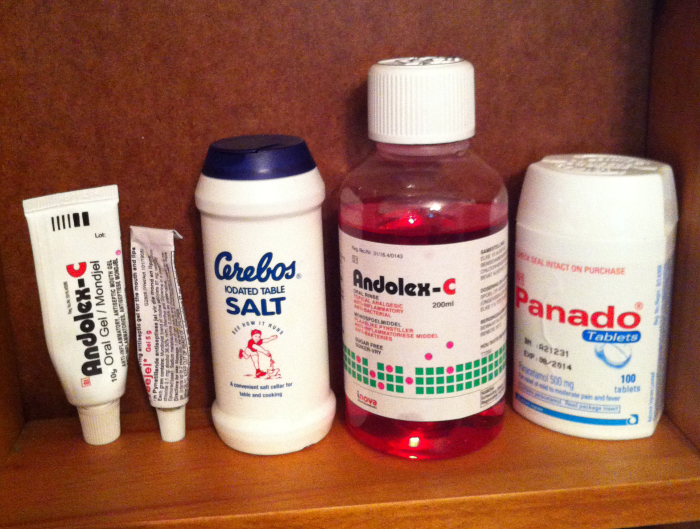 Antibacterial gels, salt (in water), mouth wash, and painkillers can all help to reduce pain and inflammation.