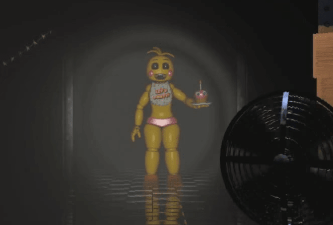 Toy Chica drops by to say hello in Five Nights at Freddy's 2. And, hey, look, she brought a cupcake. How sweet.