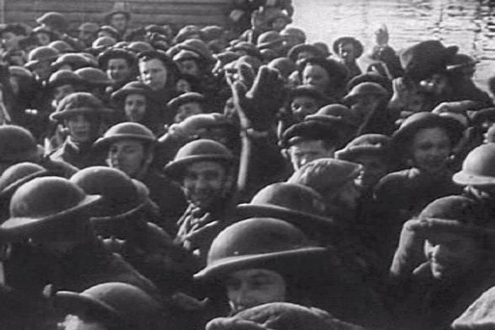 British troops rescued in a ship at Dunkirk (France, 1940).