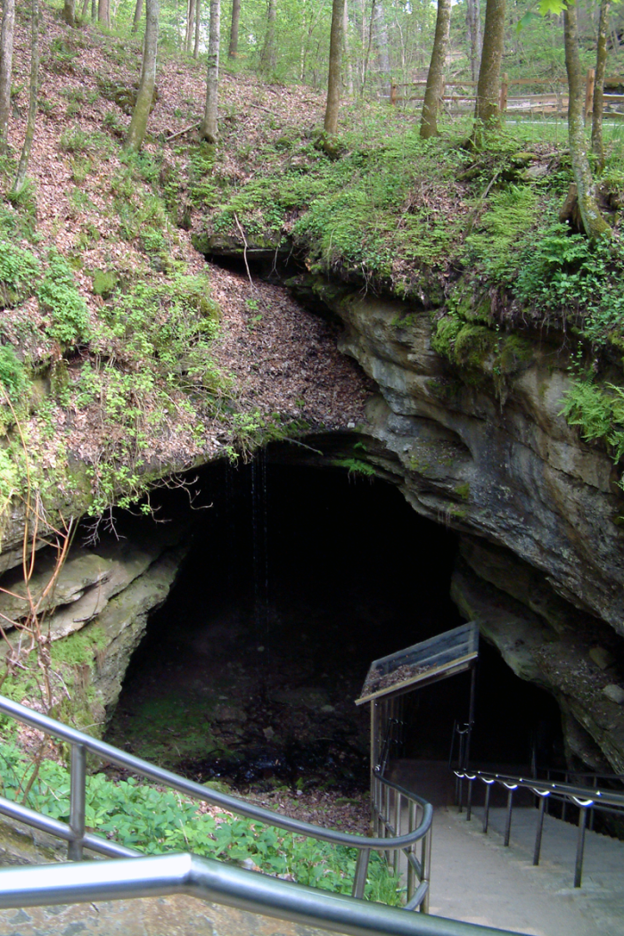 Entrance to Kentucky's Mammoth Cave.