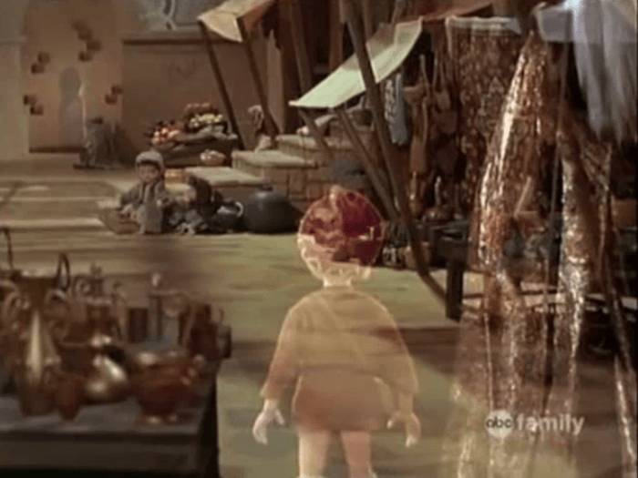 On his trip, Claus witnesses the horrors of society, in particular the way in which children are discarded and suffer.