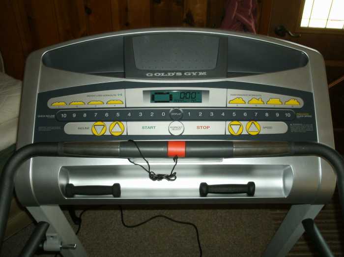 Gold's Gym Trainer 410 Treadmill, Never Used, Working