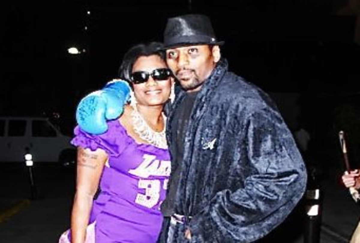 Left-Over Candy: Halloween Pics From Ron & Kimsha Artest, Too $hort