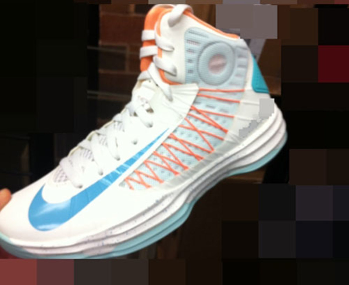 nike lunar hyperdunk 2012