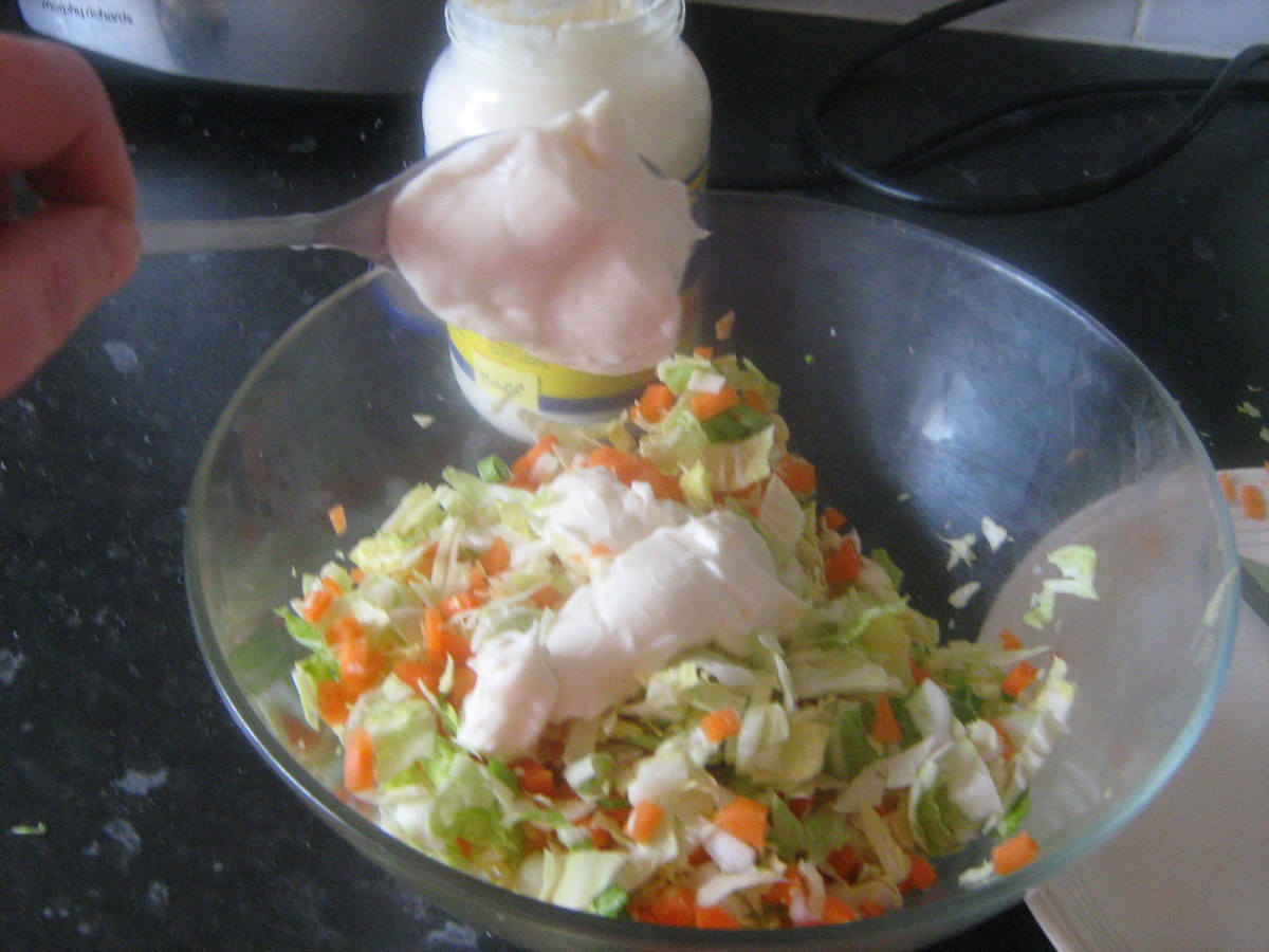 Recipe for homemade coleslaw with mayo