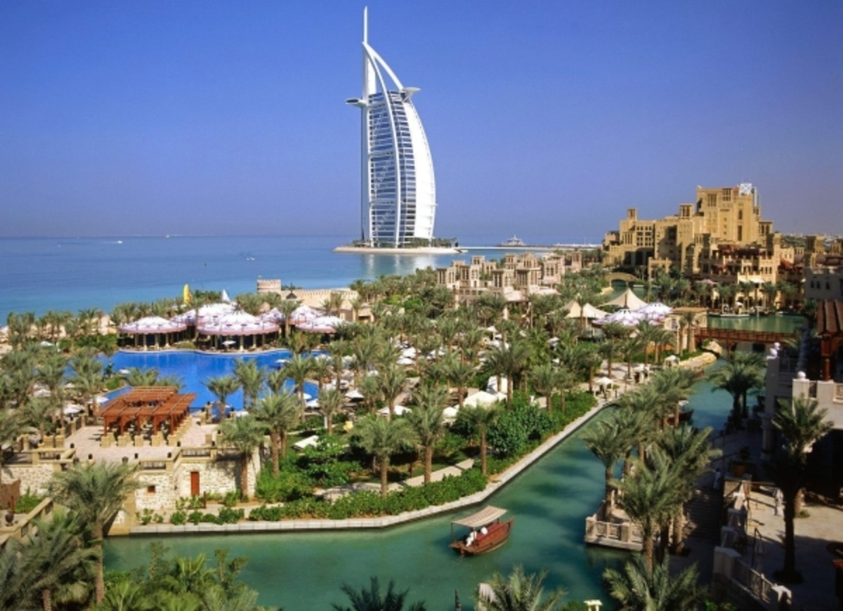 Learn these Arabian words and phrases if you're traveling to Dubai. 
