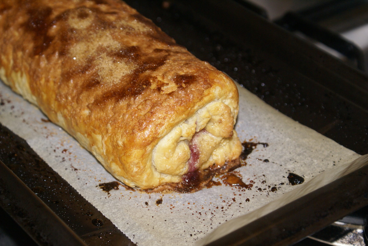 A Traditional English Pudding Recipe Baked Jam Roly-Poly