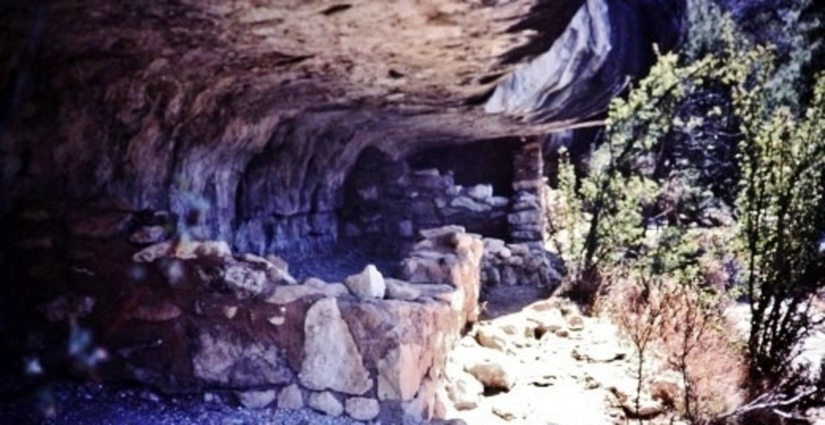 Walnut Canyon Cliff Dwellings