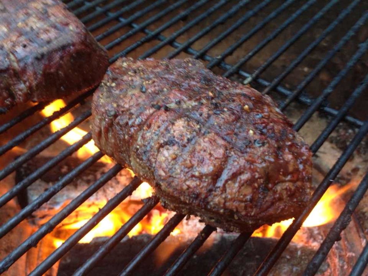 How To Barbecue Perfect Medium Rare Filet Mignon Delishably Food And Drink