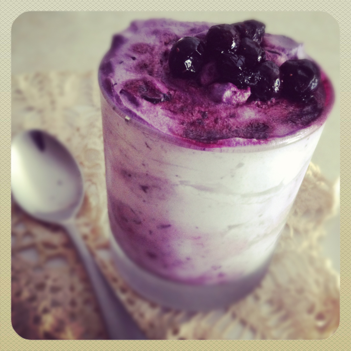 Blueberry Heaven Dessert: Fresh Blueberries With Cream