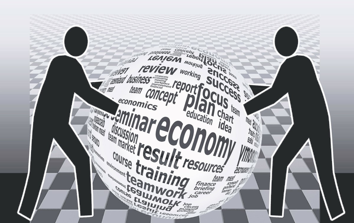 What Are The Differences Between Market Command Economies HubPages