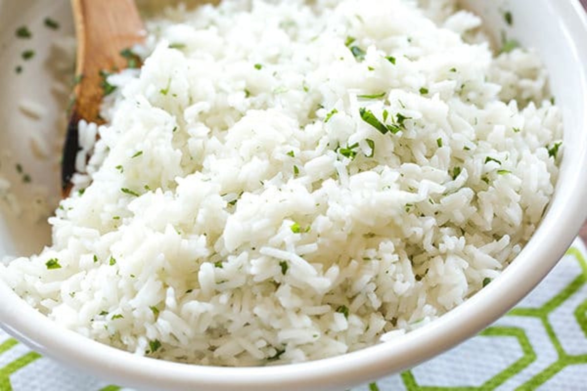 How to Make Chipotle Cilantro Lime Rice With Chicken