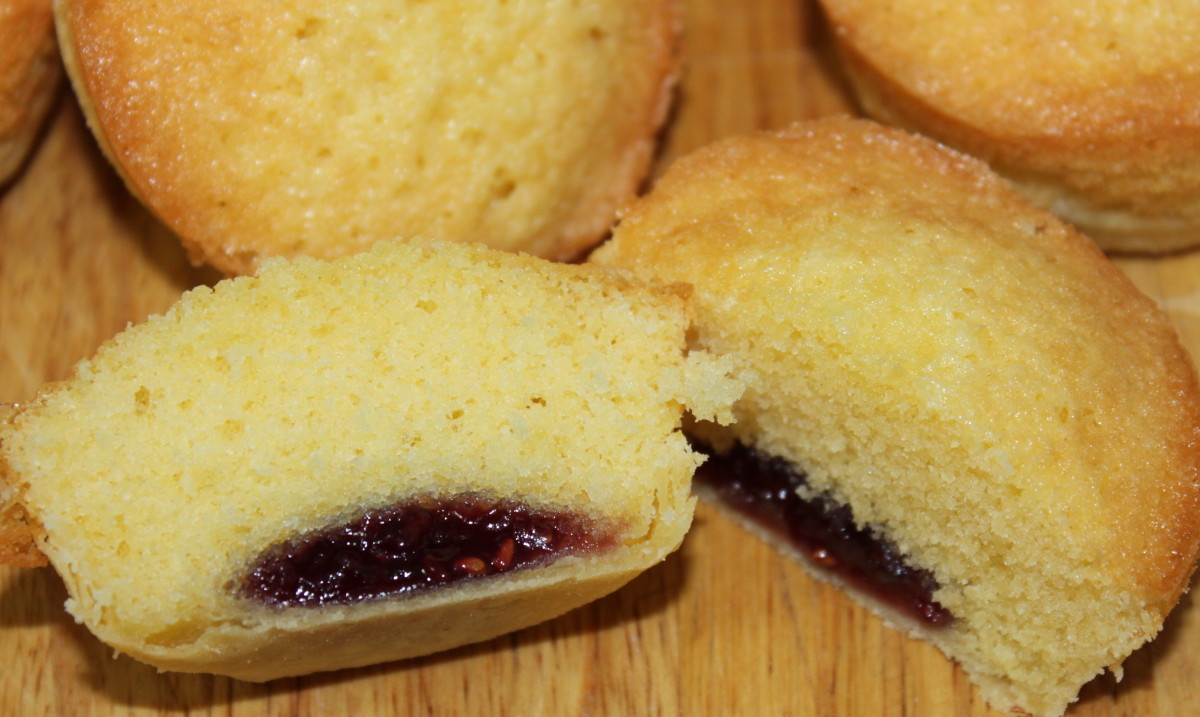 Homemade Mini Jammy Cakes Recipe: Quick and Easy Baking (Great for Kids)