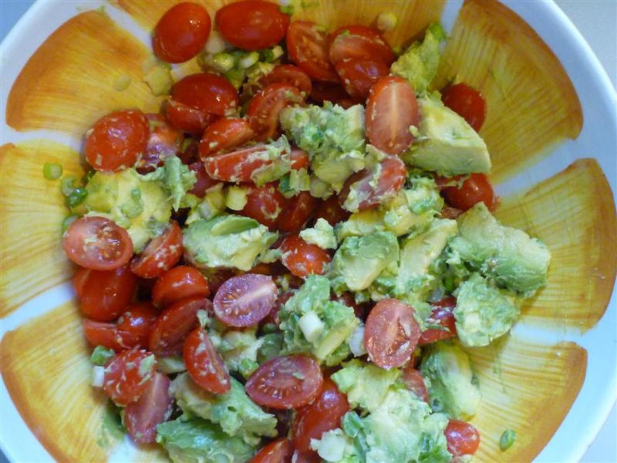 How to Make Tomato Avocado Salad