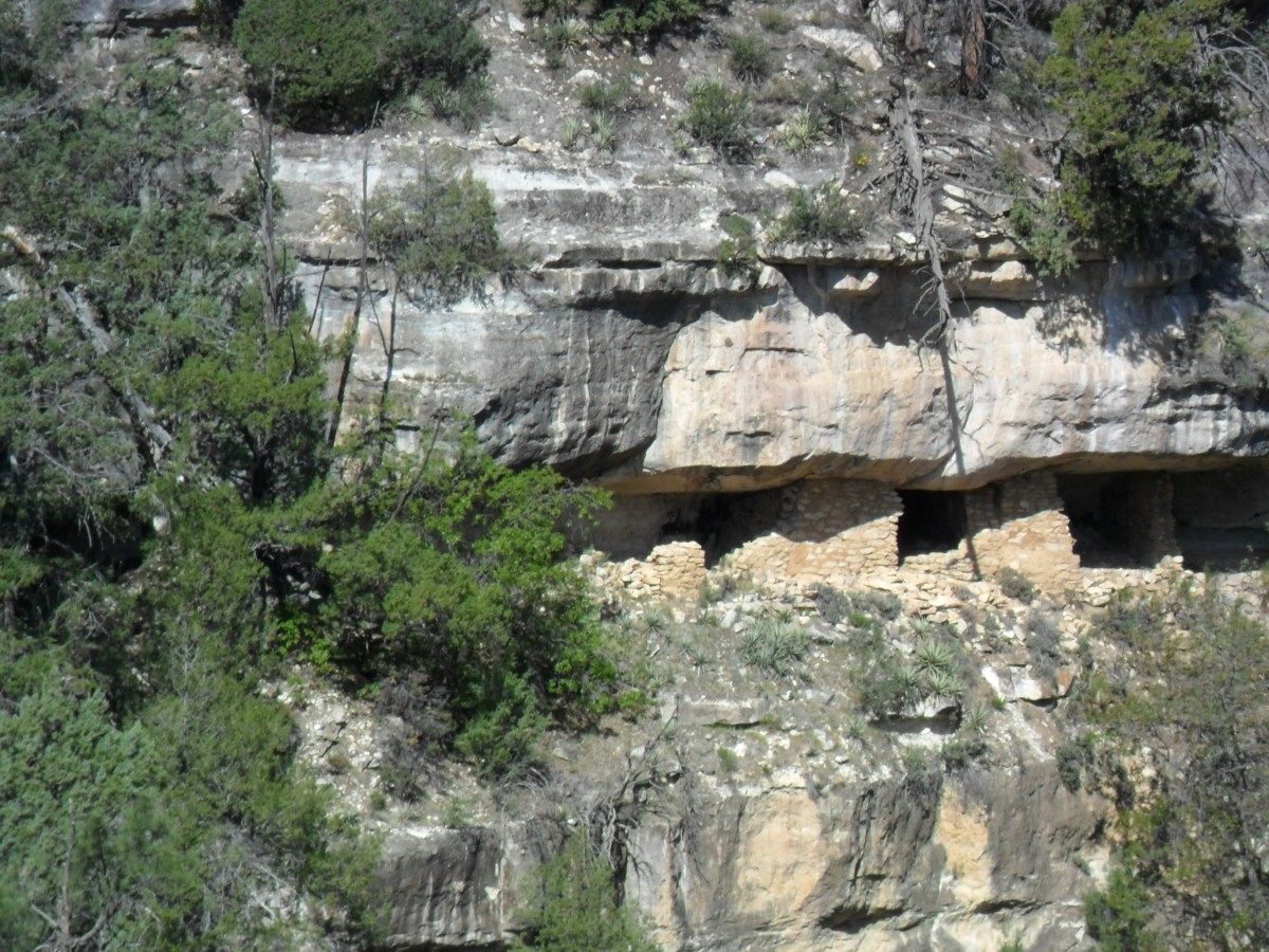 Close up of Cliff Dwellings on the far canyon wall.