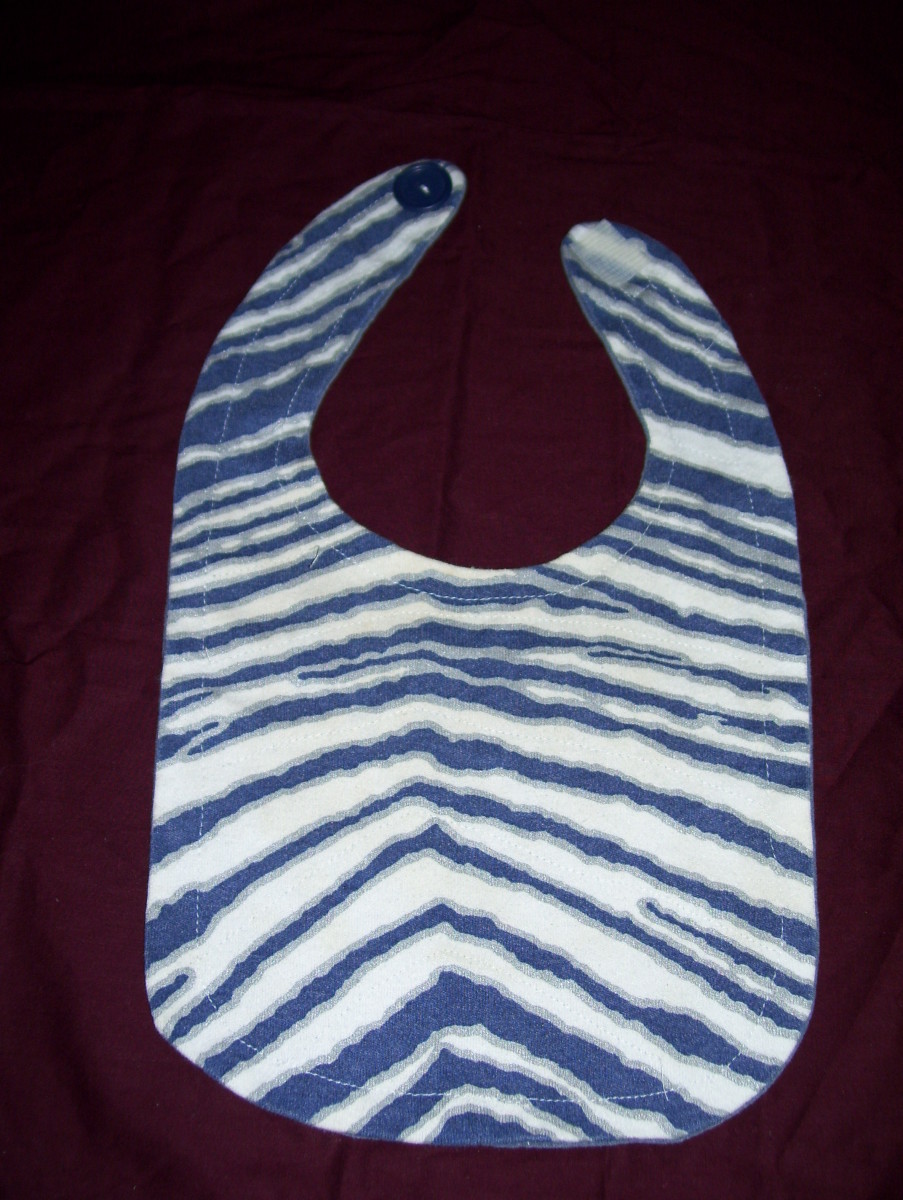 How to Make a Baby Bib out of a T-Shirt: DIY Sewing