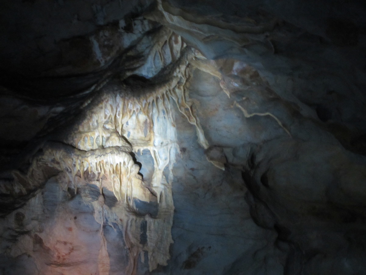 Stalactites inside Peppersauce Cave, AZ 