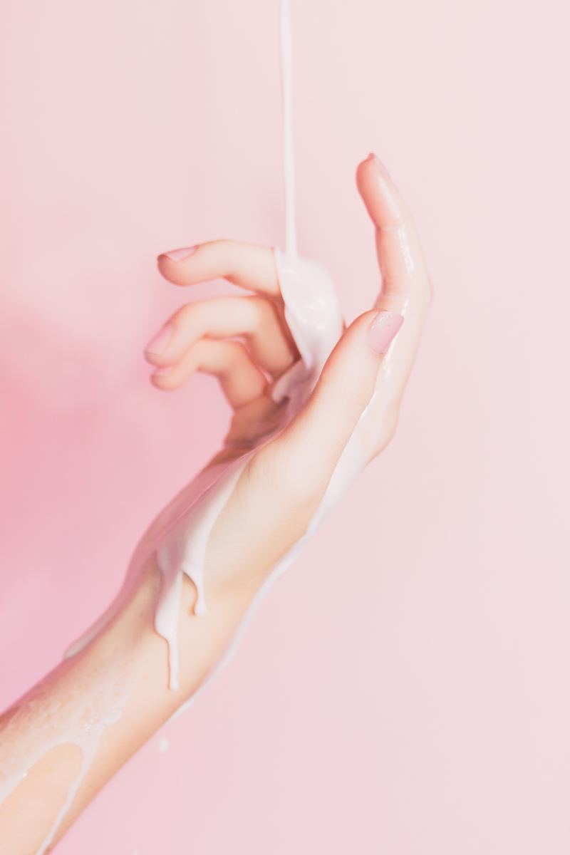 If you have sensitive skin, you probably struggle to find a body lotion that doesn't cause irritation. But you'll probably also want to avoid lotions that cause allergic reactions (if this applies to you). 
