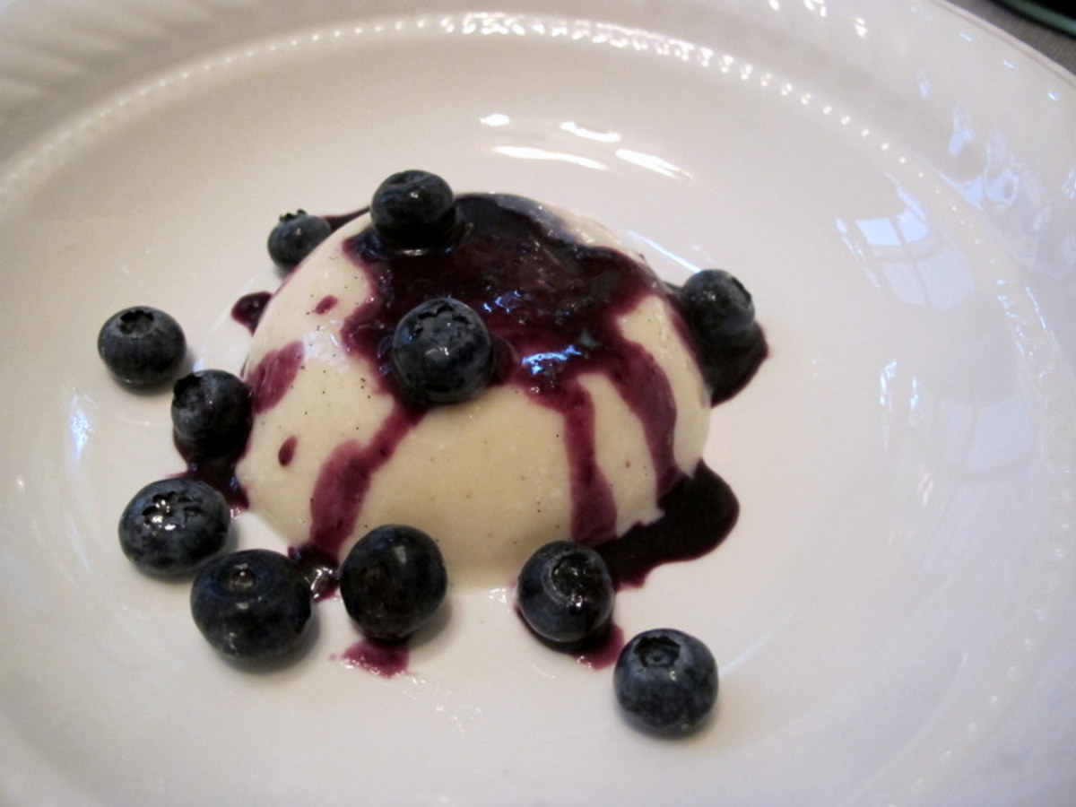 Berry Sauce With Panna Cotta and Fresh Blueberries