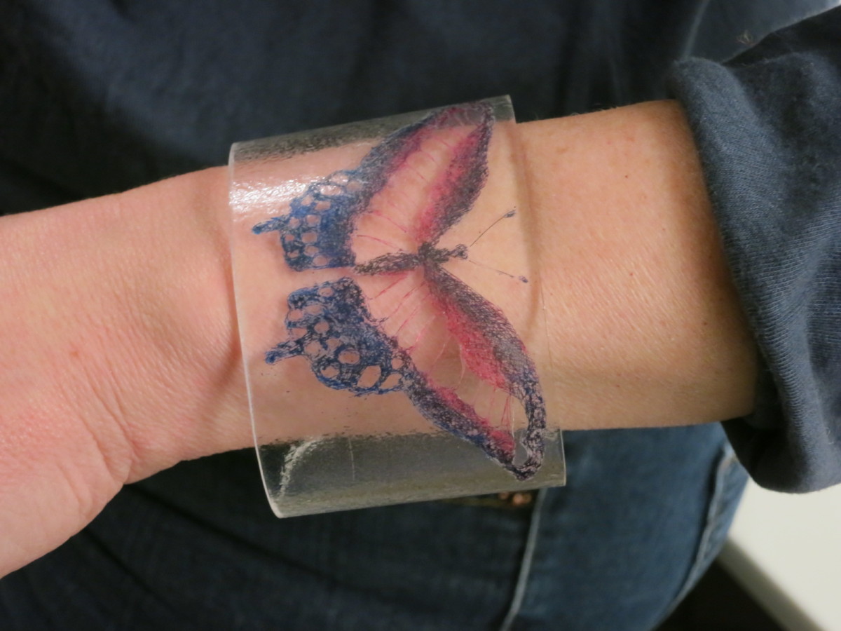 handmade plexiglass bracelet with etched design  (c) purl3agony 2013