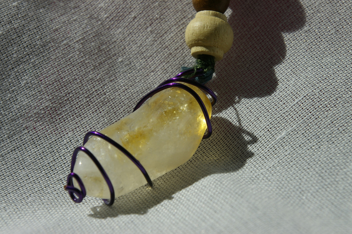 Healing Crystals' Properties and Powers: Amethyst and Citrine