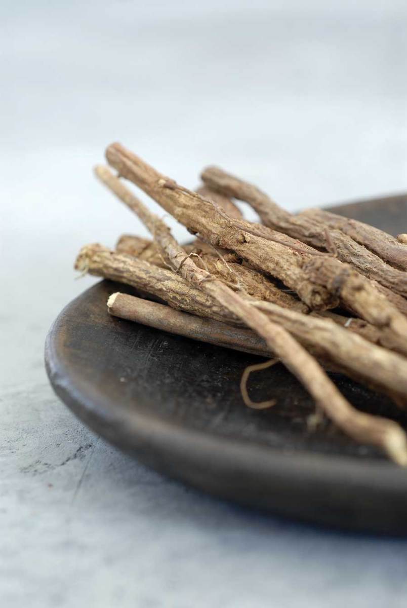 Licorice root is a great way to shake up your hair-care routine and get healthier locks. 