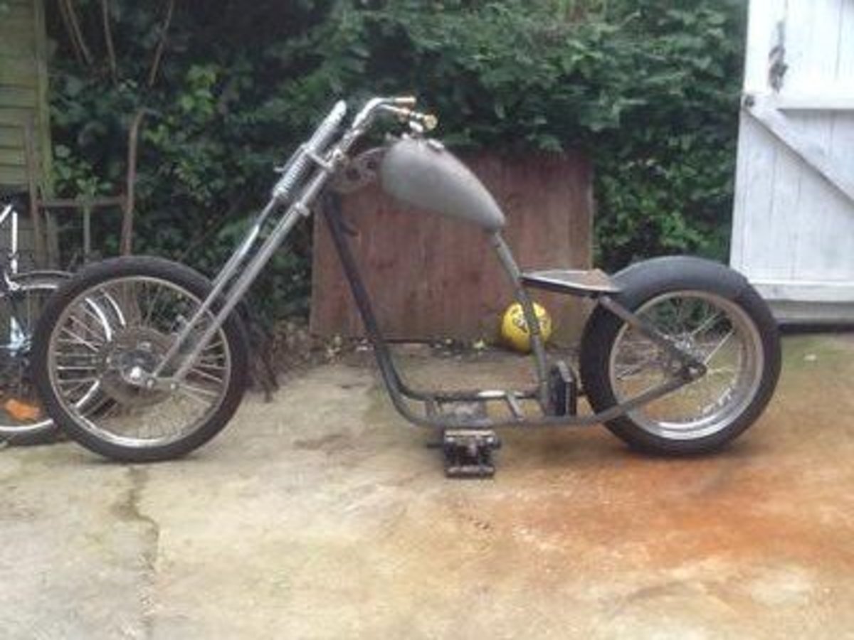 Customized rolling chassis by 'Stinky' (UK).