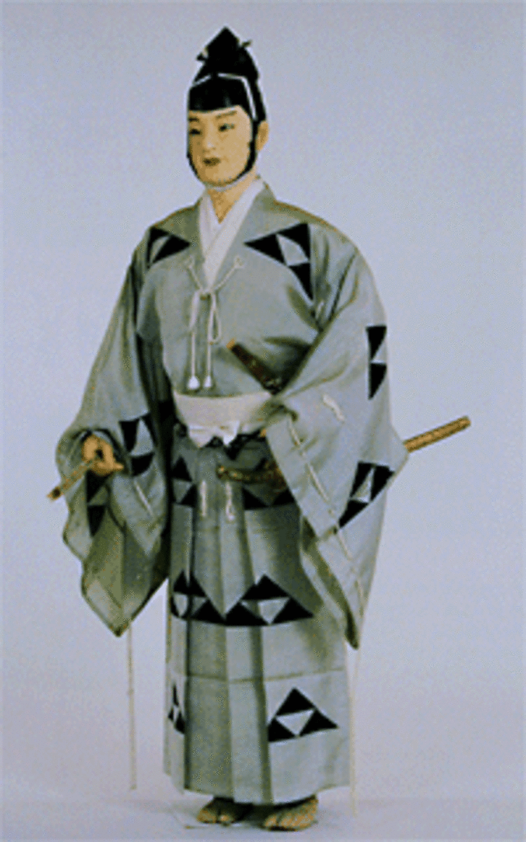 A samurai's daily wear, the upper-class hitatare was quite a bit more elaborate than the commoner's wear, but still reflected a non-aristocratic style.