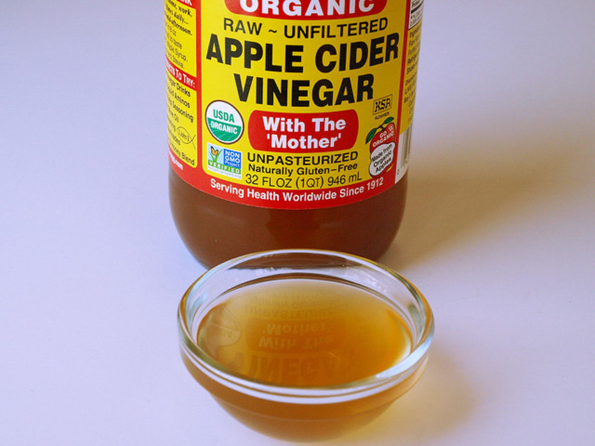 Apply apple cider vinegar to help reduce the itchiness from mosquito bites.