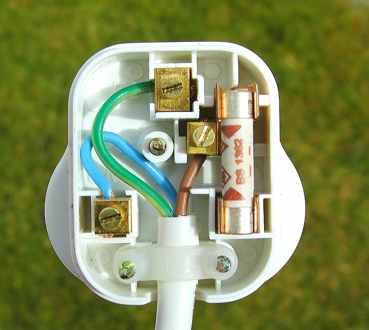 wiring a plug