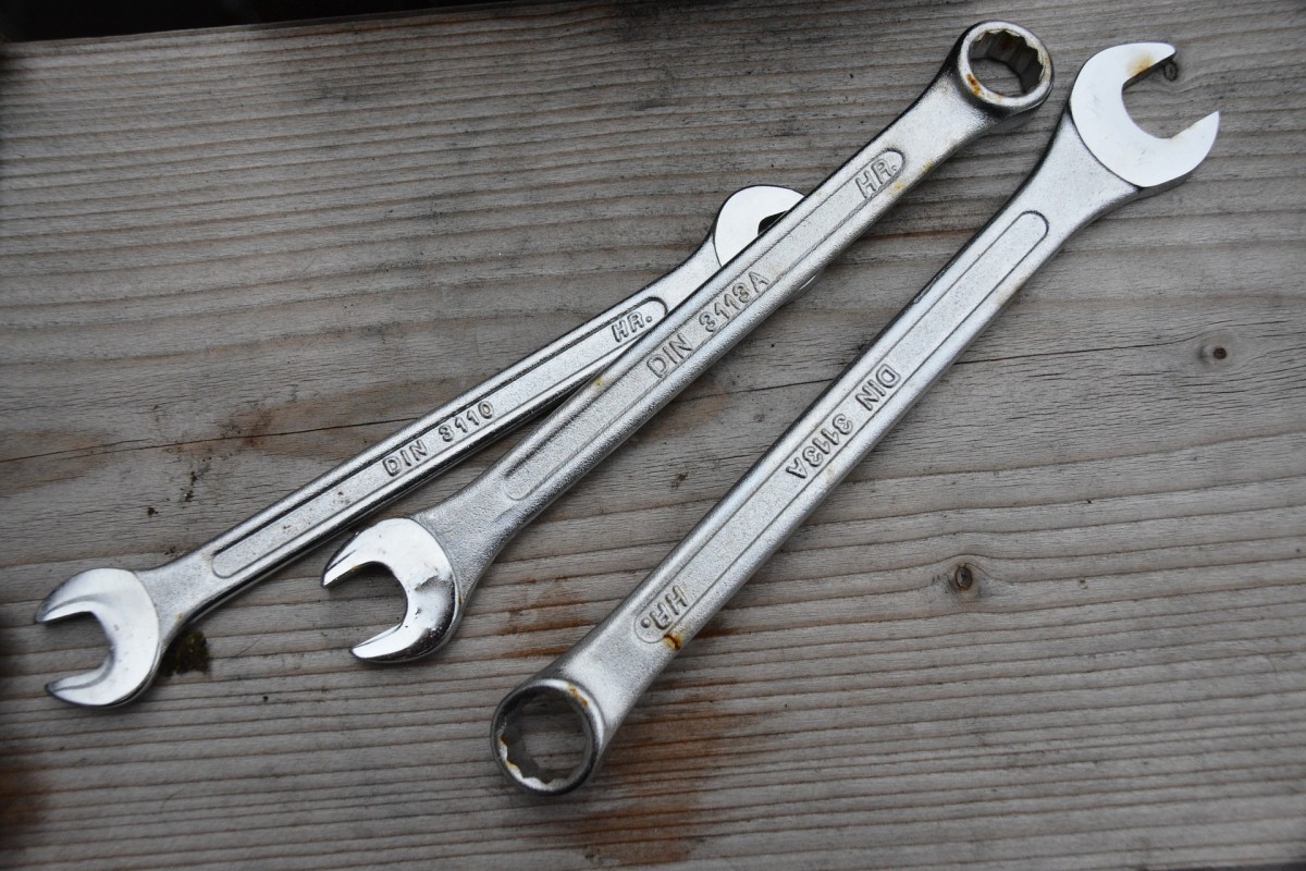 Combination wrenches (spanners) - Open at one end and ring at the other