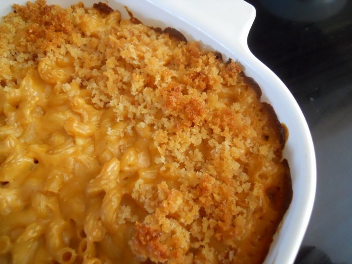 Old-Fashioned Baked Macaroni Cheese Comfort