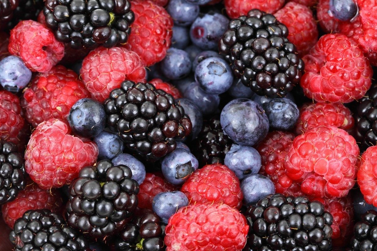 Berries are some popular fruits that are in-season during Lughnasadh/Lammas. 