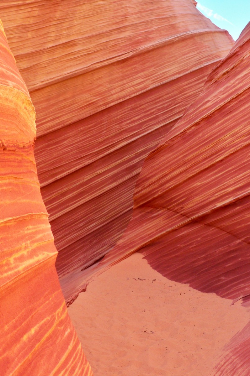 Hiking the Wave in Coyote Buttes