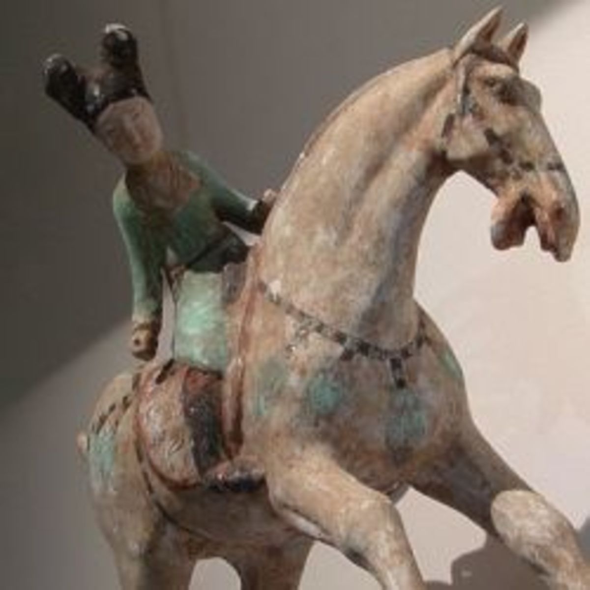 Polo was played in China during the Tang Dynasty. 