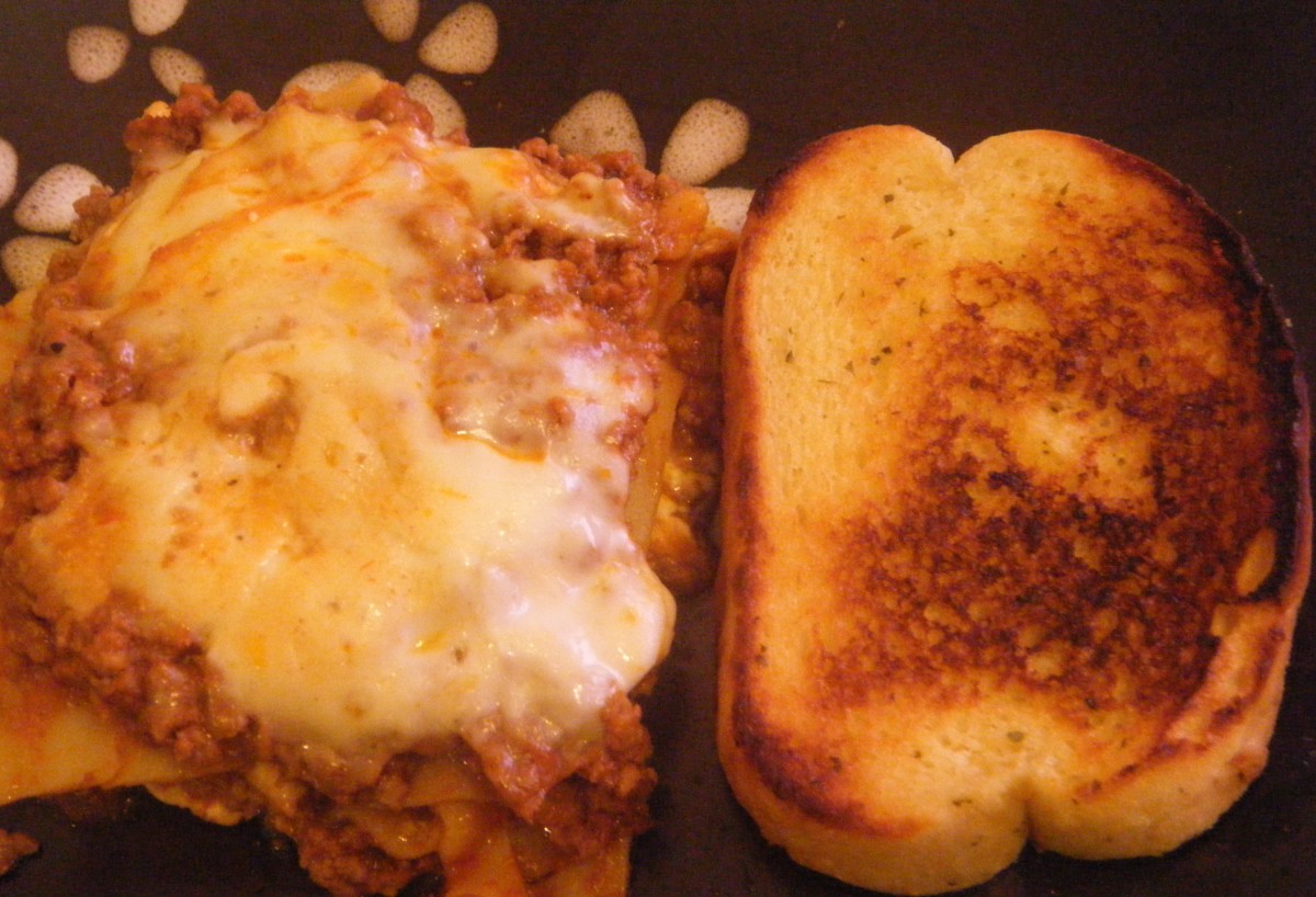Lasagna and Garlic Bread