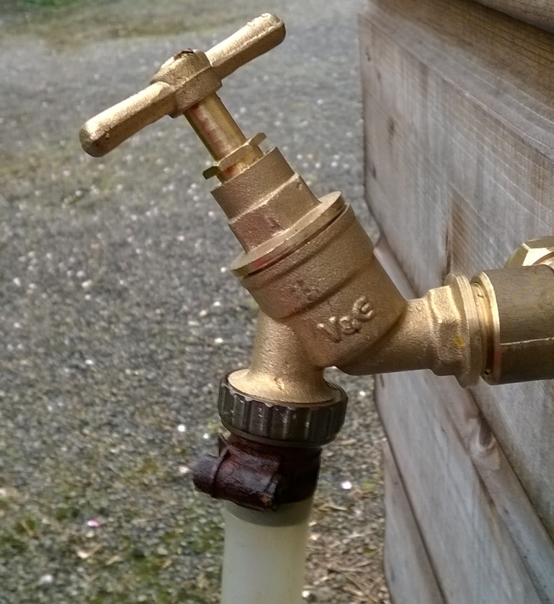 The advantage of these connectors is that they are cheap and strong, being made from brass. In the US, these female fittings are standard on the end of a hose.