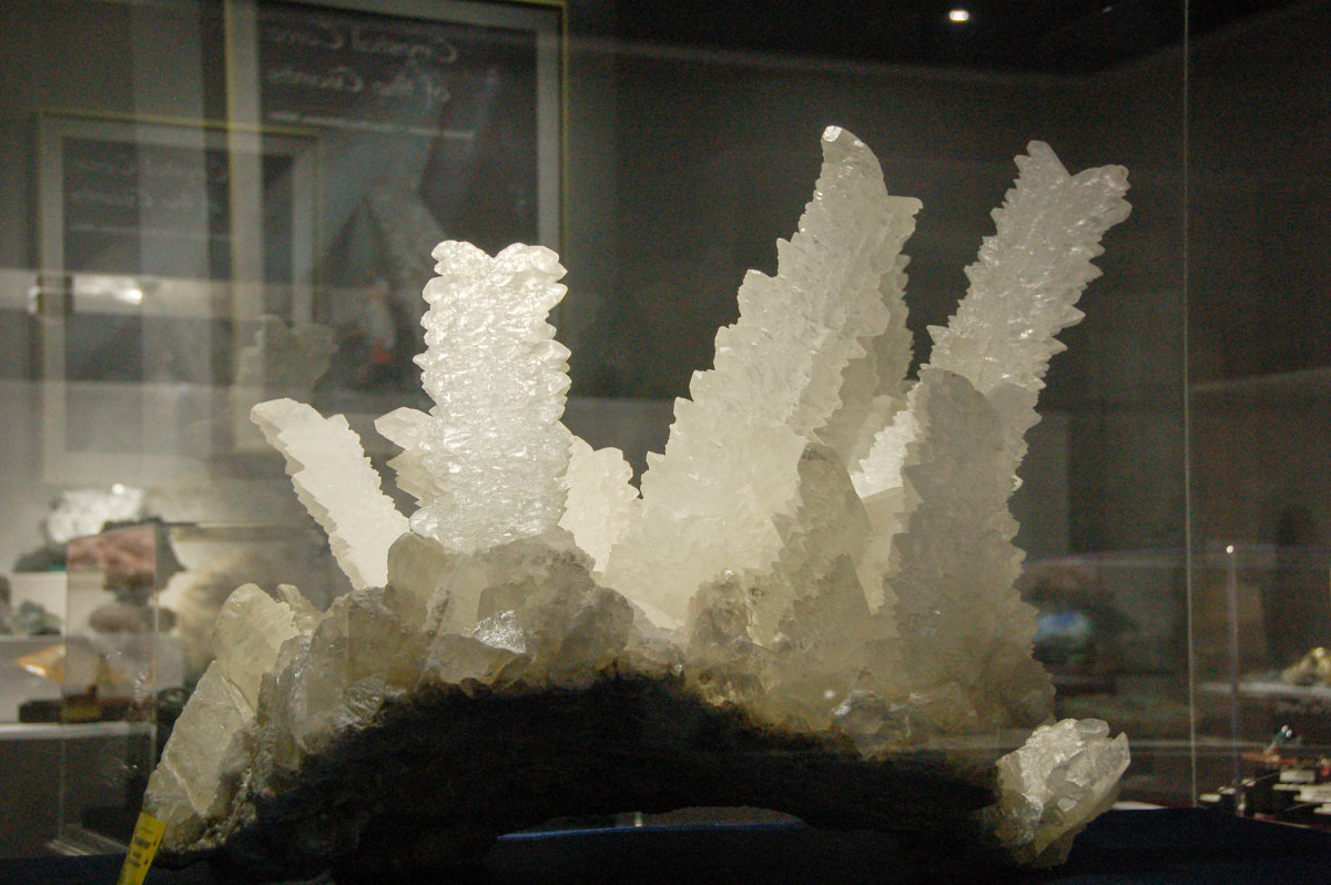 Fishtail selenite gets its name from its V-shaped pattern. It can be beneficial for releasing emotional blockages.