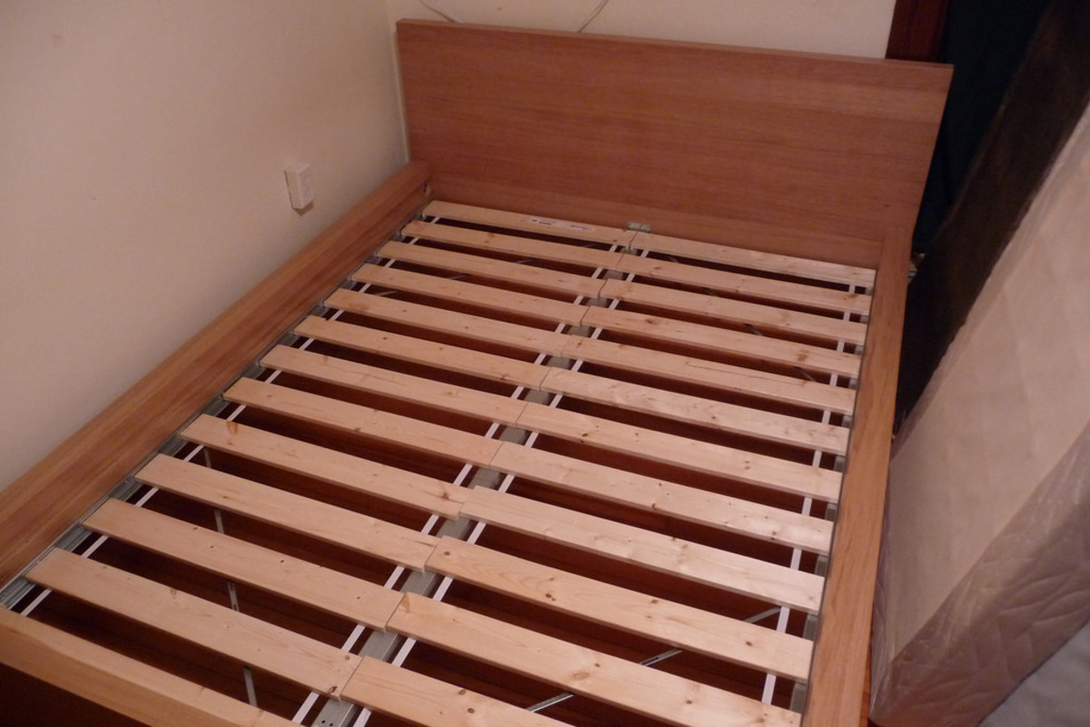 Memory Foam And Latex Mattresses, Wooden Slat Simple Base Bed Frame Pragma Bed